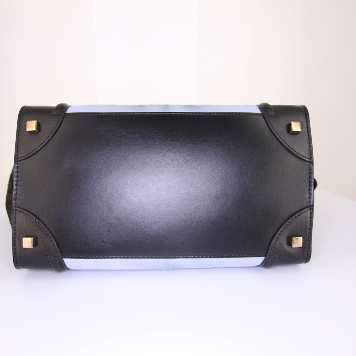 Sac à main Celine Luggage moyen modèle en poulain bicolore bleu-ciel et vert-kaki et cuir noir - Detail D4