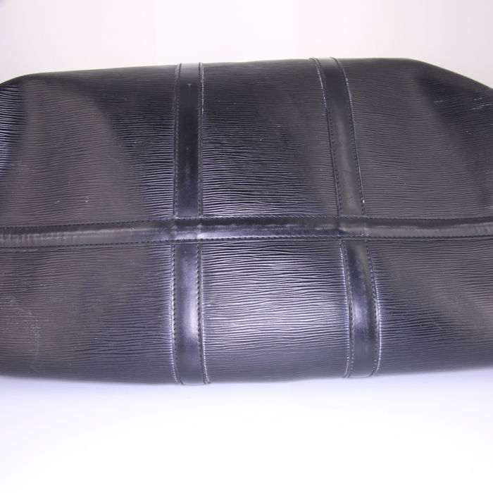 Louis Vuitton Keepall 50 cm travel bag in black epi leather - Detail D4
