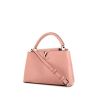Bolso de mano Louis Vuitton Capucines en cuero granulado rosa - 00pp thumbnail