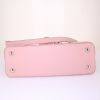 Louis Vuitton Capucines handbag in pink grained leather - Detail D5 thumbnail