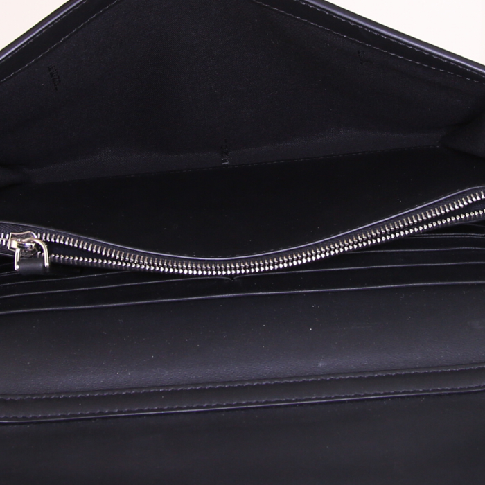 Fendi Kan I shoulder bag in black leather - Detail D2