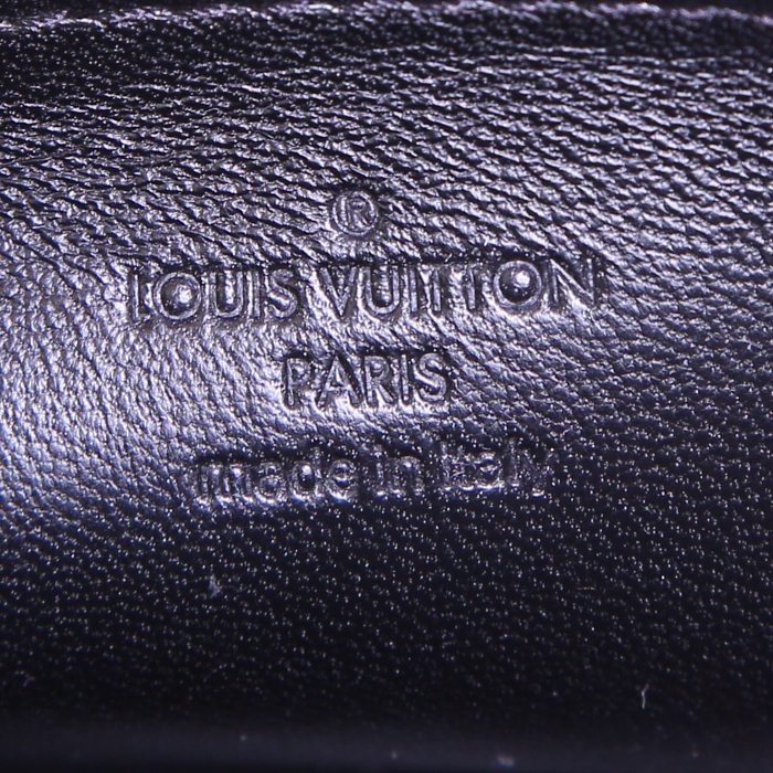 Bolso para llevar al hombro o en la mano Louis Vuitton Malletage en cuero acolchado tricolor rojo, blanco y negro - Detail D3