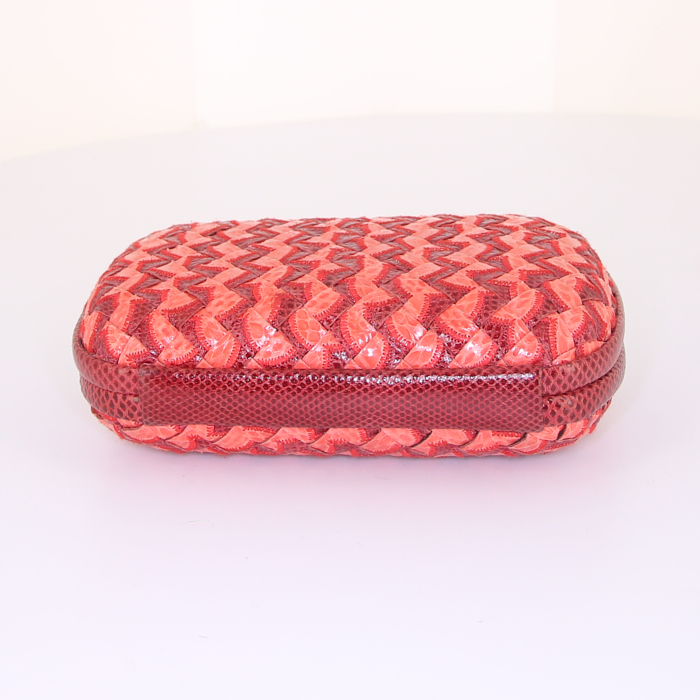 Pochette Bottega Veneta Knot en python corail - Detail D4