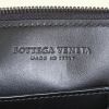 Pochette Bottega Veneta en cuir intrecciato noir - Detail D3 thumbnail
