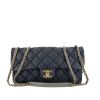 Bolso bandolera Chanel Baguette en cuero acolchado azul - 360 thumbnail
