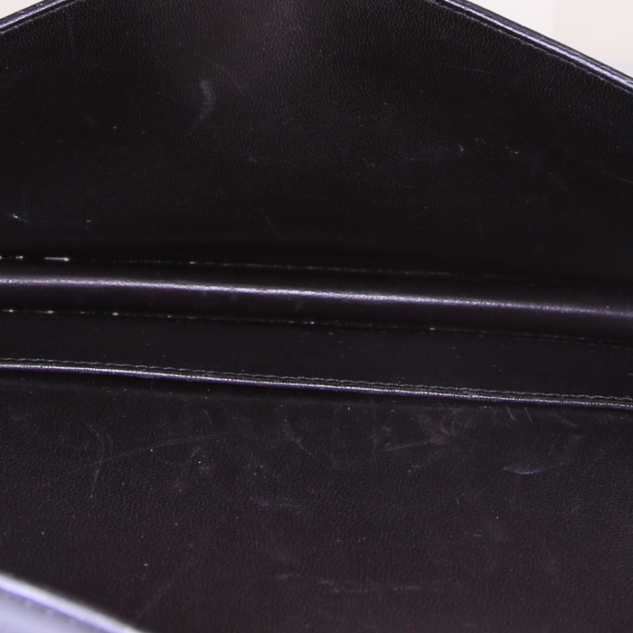 Bolsito de mano Hermès Cadenas en cuero box negro - Detail D2