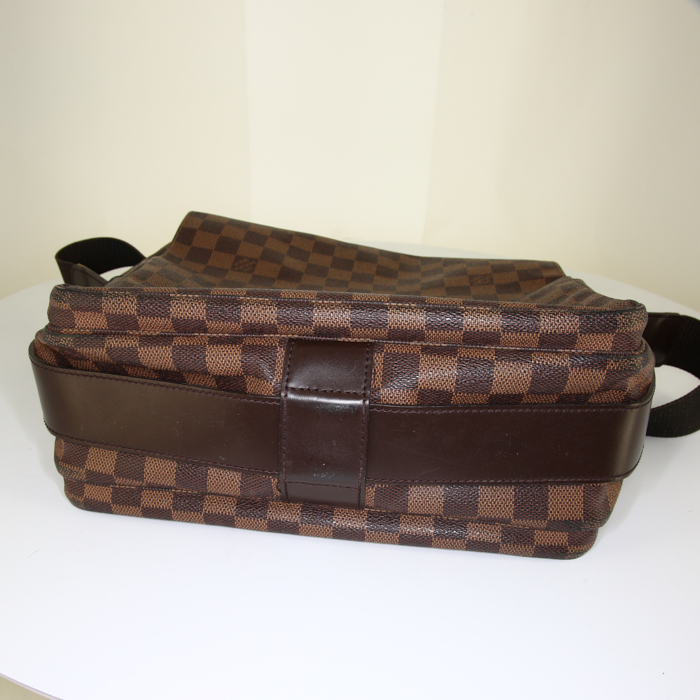 Louis Vuitton Naviglio shoulder bag in brown damier canvas and brown leather - Detail D4