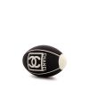 Ballon Chanel Editions Limitées Rugby en plastique noir et blanc - 00pp thumbnail