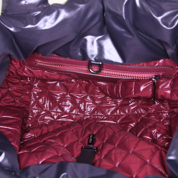 Sac à main Chanel Coco Cocoon en toile noire et cuir noir - Detail D2