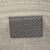 Gucci shoulder bag in grey grained leather - Detail D4 thumbnail