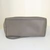 Gucci shoulder bag in grey grained leather - Detail D5 thumbnail