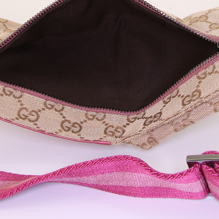 Pochette-ceinture Gucci en toile monogram beige et cuir rose - Detail D2