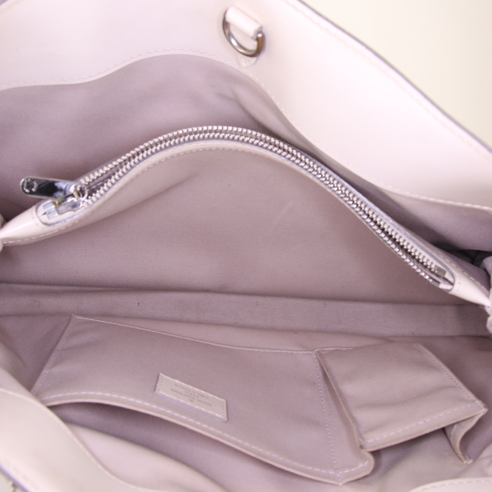 Louis Vuitton Passy large model shopping bag in white epi leather - Detail D2