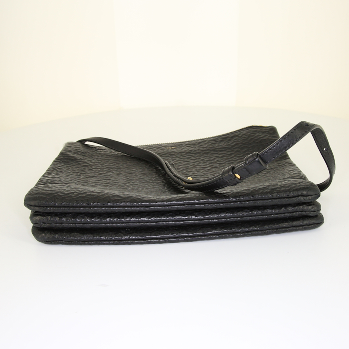 Borsa a tracolla Céline Trio in pelle martellata nera - Detail D4
