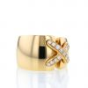 Sortija Chaumet Lien modelo grande en oro amarillo y diamantes - 360 thumbnail