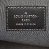 Pochette Louis Vuitton en toile damier graphite - Detail D3 thumbnail