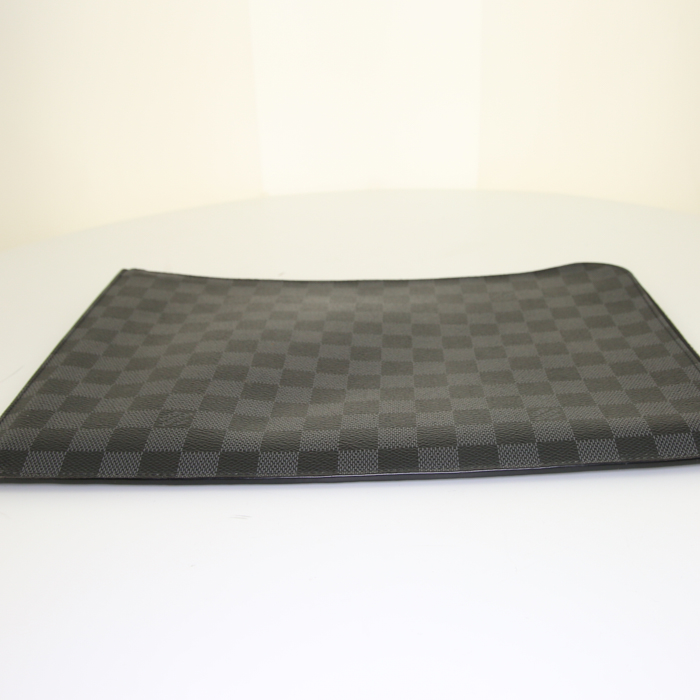 Pochette Louis Vuitton en toile damier graphite - Detail D4