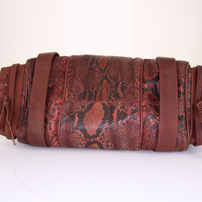 Chloé Silverado bag worn on the shoulder or carried in the hand in burgundy and black python and burgundy leather - Detail D4