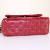Bolso bandolera Chanel Coco Handle en cuero acolchado rojo - Detail D5 thumbnail