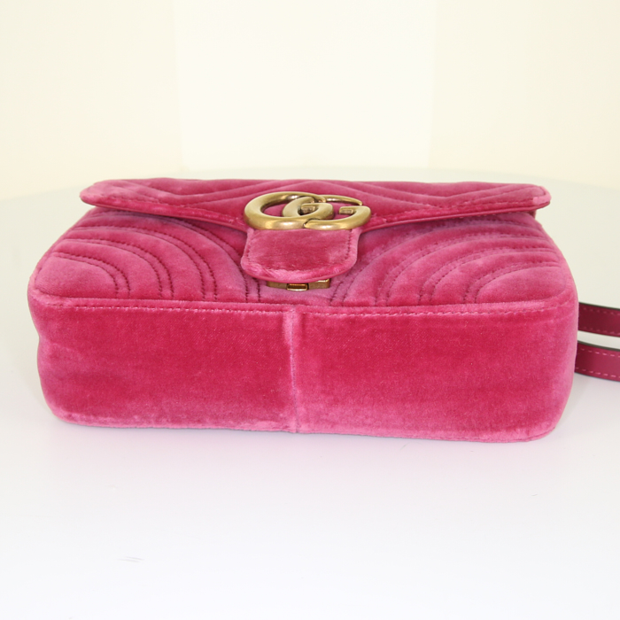 Sac à main Gucci GG Marmont en velours rose - Detail D5