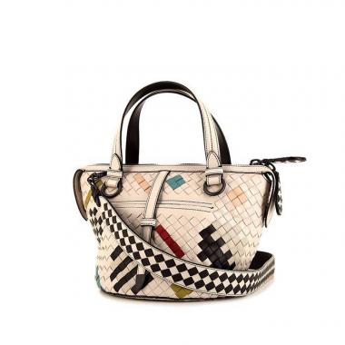 Sac bandoulière Bottega Veneta Tambura en cuir tressé blanc et noir