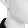 Paire de boucles d'oreilles en chute Vintage en or blanc et perles de culture - Detail D1 thumbnail