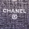 Billetera Chanel en cuero acolchado plateado - Detail D3 thumbnail