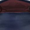 Borsa a tracolla Chanel Boy in pelle trapuntata blu decorata con catene - Detail D3 thumbnail