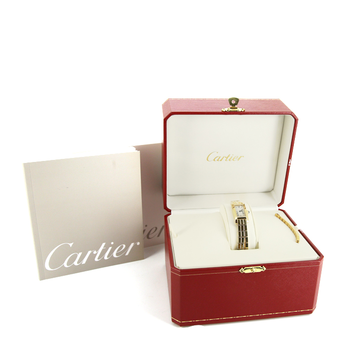 Cartier Tank Américaine watch in yellow gold Ref:  2562 Circa  2017 - Detail D2