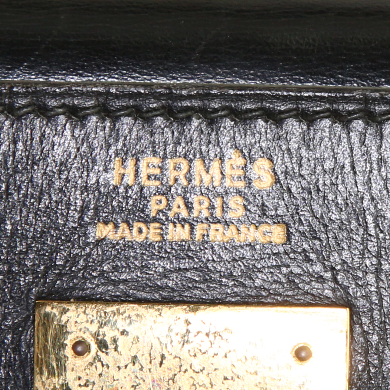Sac à main Hermes Kelly 32 cm en cuir box noir - Detail D4