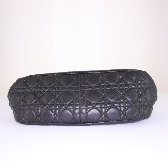 Bolso de mano Dior New Look en cuero acolchado negro - Detail D4