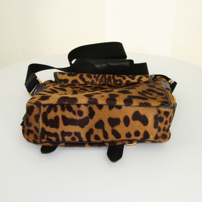 Sac besace Saint Laurent Besace Messenger en poulain beige et noir et cuir noir - Detail D4