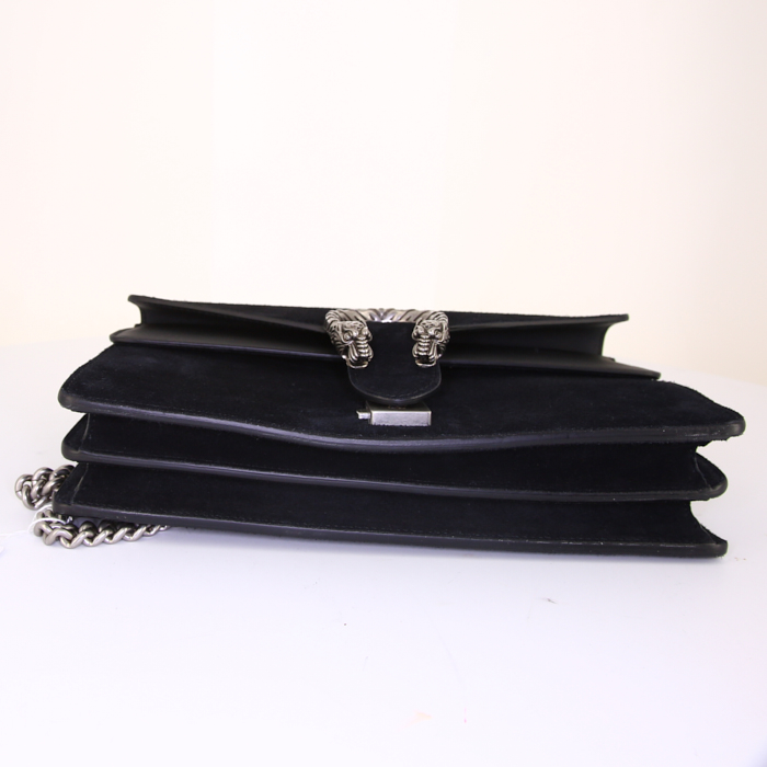 Bolso para llevar al hombro o en la mano Gucci Dionysus en ante negro y cuero negro - Detail D5