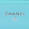 Bolso bandolera Chanel Wallet on Chain en piel de pitón azul - Detail D3 thumbnail