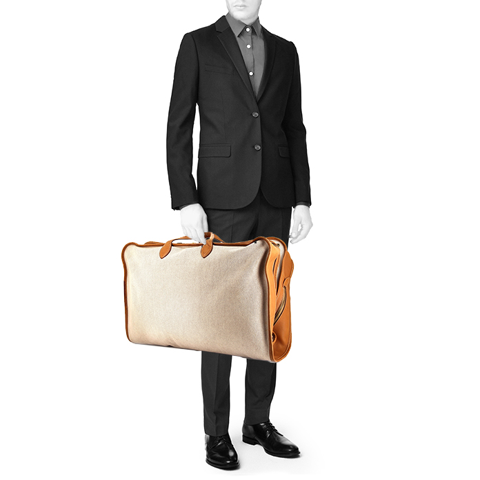Porte-habits Hermès en toile beige et cuir gold - Detail D1