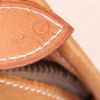 Funda protectora para ropa Hermès en lona beige y cuero color oro - Detail D5 thumbnail