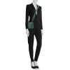 Sac bandoulière Hermès Berline petit modèle en cuir vert - Detail D1 thumbnail