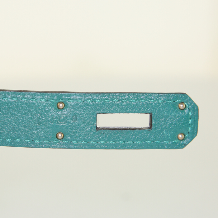 Sac bandoulière Hermès Berline petit modèle en cuir vert - Detail D4