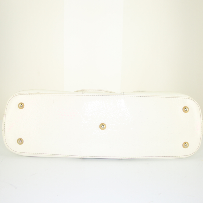 Borsa Yves Saint Laurent Muse modello piccolo in pelle verniciata bianca - Detail D4
