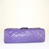 Chanel 2.55 large model shoulder bag in purple quilted leather - Detail D5 thumbnail