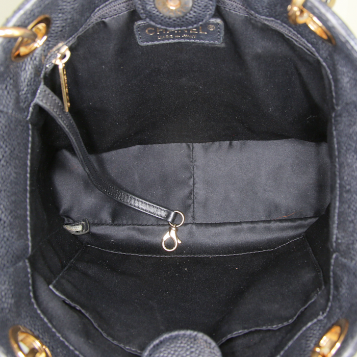 Sac porté épaule ou main Chanel Shopping GST petit modèle en cuir grainé matelassé noir - Detail D2