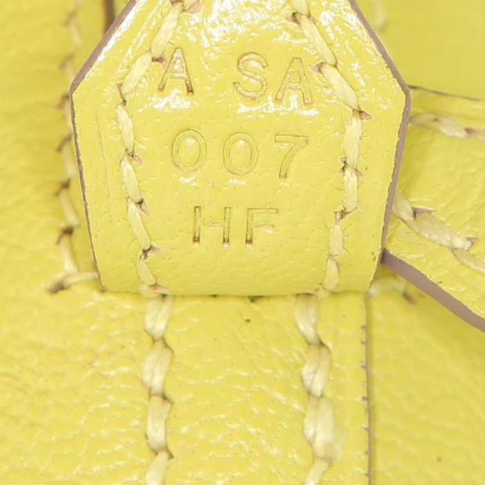 Borsa a tracolla Hermes Bolide mini in capra gialla - Detail D4