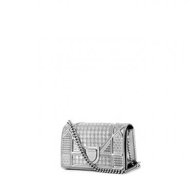 Bolso bandolera Dior Diorama mini en cuero plateado