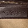 Bolso de mano Bottega Veneta Veneta en cuero intrecciato marrón - Detail D3 thumbnail