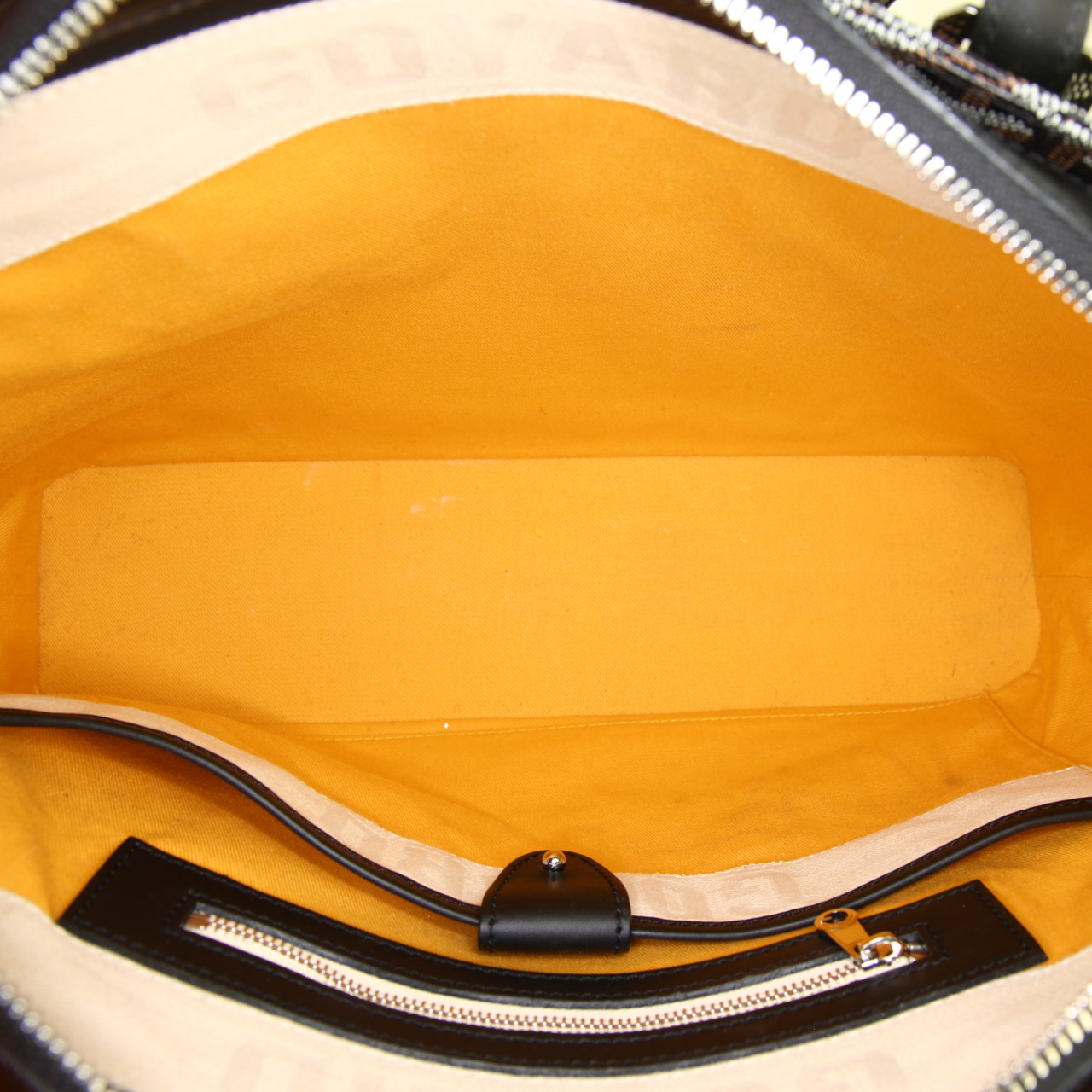 Bolso para llevar al hombro o en la mano Goyard Marie Galante en tela Goyardine negra y cuero negro - Detail D2