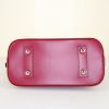 Bolso bandolera Louis Vuitton Alma BB en cuero Epi rosa - Detail D5 thumbnail