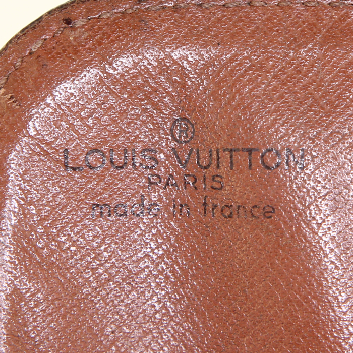Bolso zurrón Louis Vuitton Cartouchiére en lona Monogram y cuero natural - Detail D3