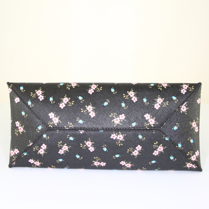 Givenchy Stargate medium model shopping bag in black leather - Detail D5