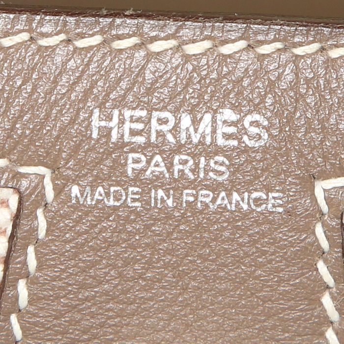 Hermès Lindy 34 cm shoulder bag in beige canvas and etoupe Swift leather - Detail D3