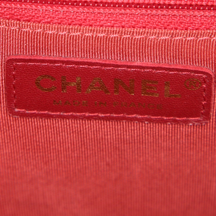 Borsa a tracolla Chanel Boy modello grande in pelle trapuntata rossa - Detail D5
